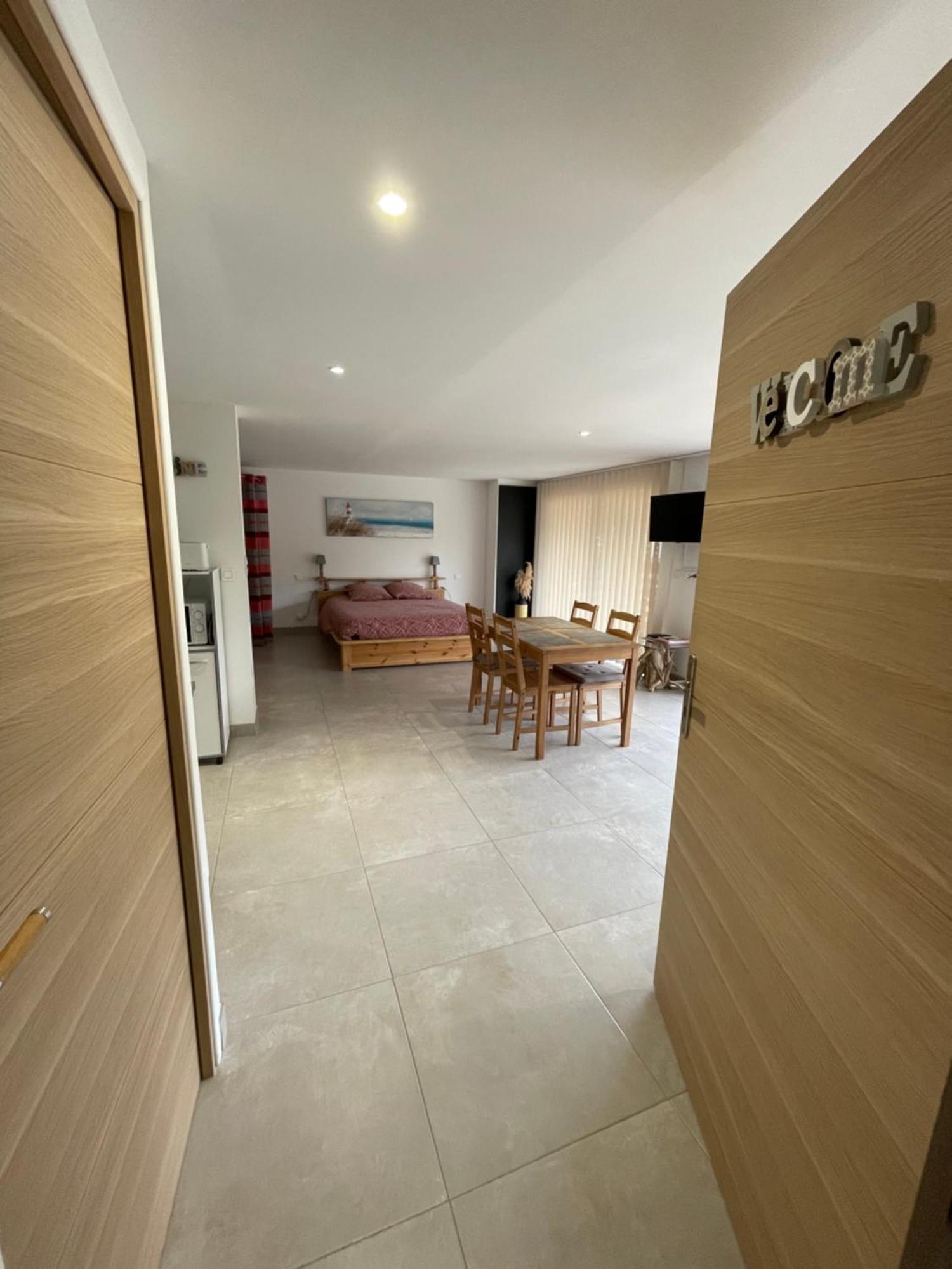 Studio 40M2 Avec Terrasse Le Mas De Lauriane 생트마리들라메르 외부 사진